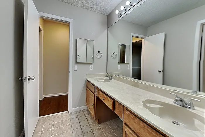 621 Shenandoah Ct — Photo 17