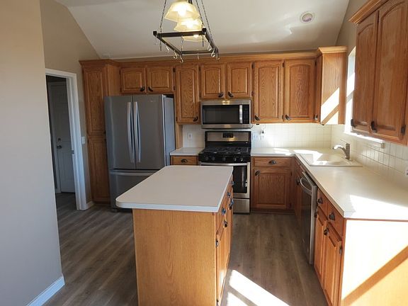 4th image of 1720 S Berkshire Dr