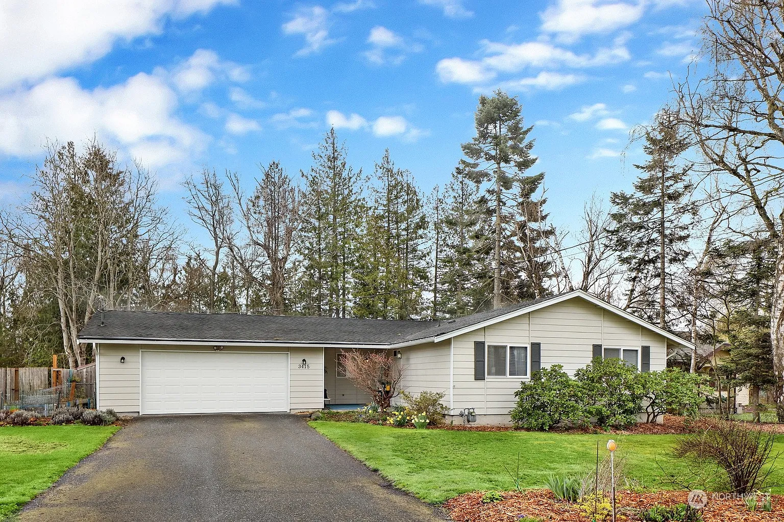 3415 Redwood Avenue photo 1