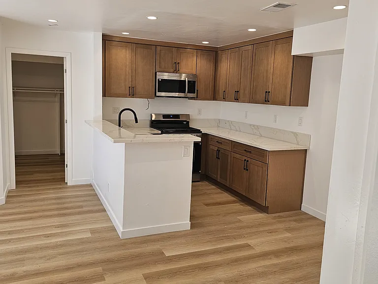 18804 Mandan St #807 — Photo 3