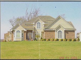 1028 SW Summit Falls Dr, Lees Summit, MO 64081