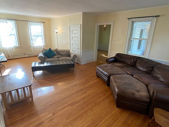 5th image of 155 Amity St