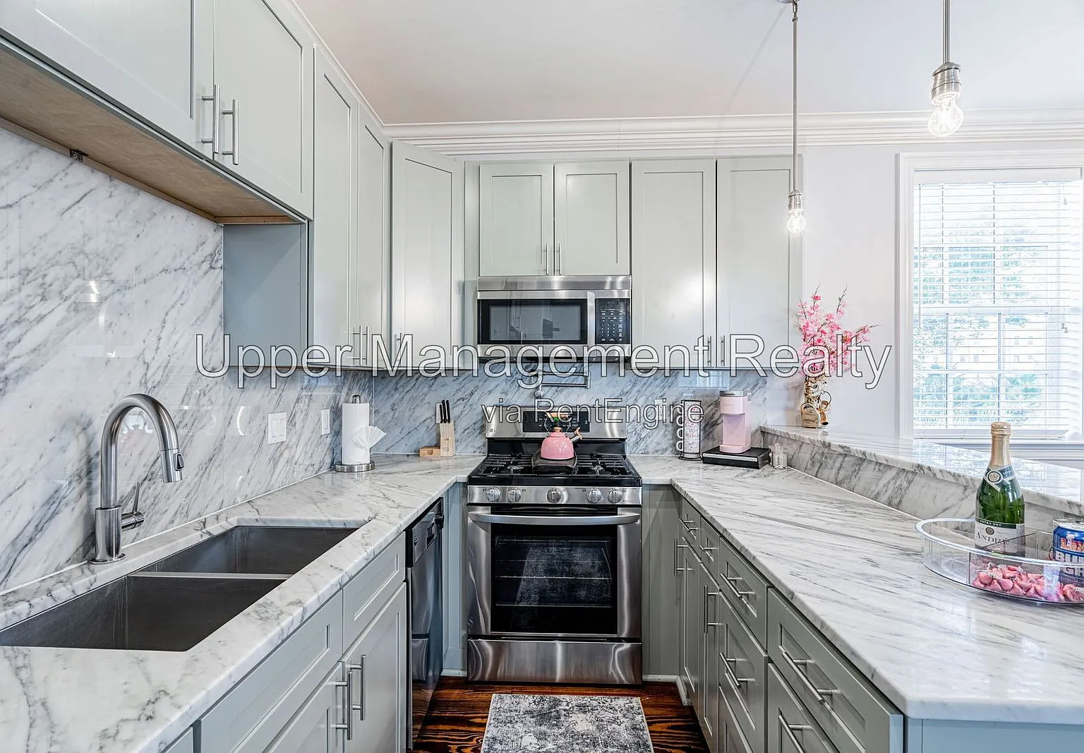 1 bed, 1.5 bath, 945 sqft, $1,550 — Photo 2