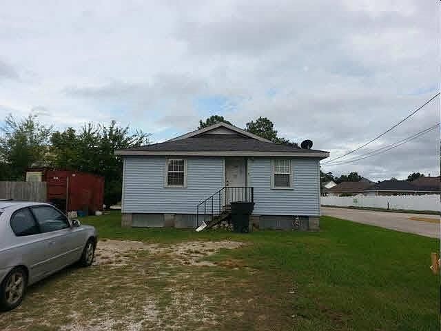 1st image of 105 Schlief Dr
