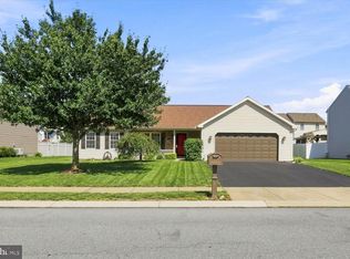 1175 Willow Creek Dr, Mount Joy, PA 17552
