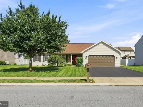 1175 Willow Creek Dr, Mount Joy, PA 17552