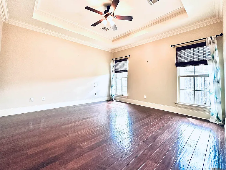 747 Portula Ave — Photo 10