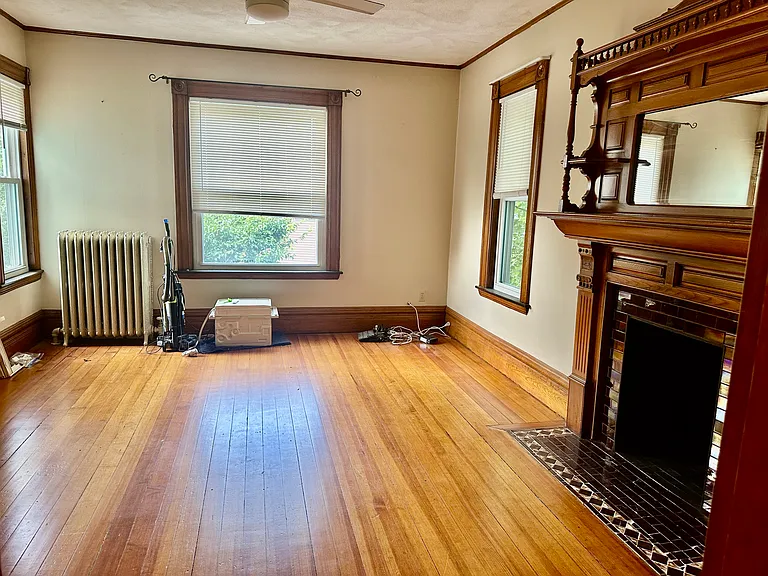 465 Auburn St #1 — Photo 7