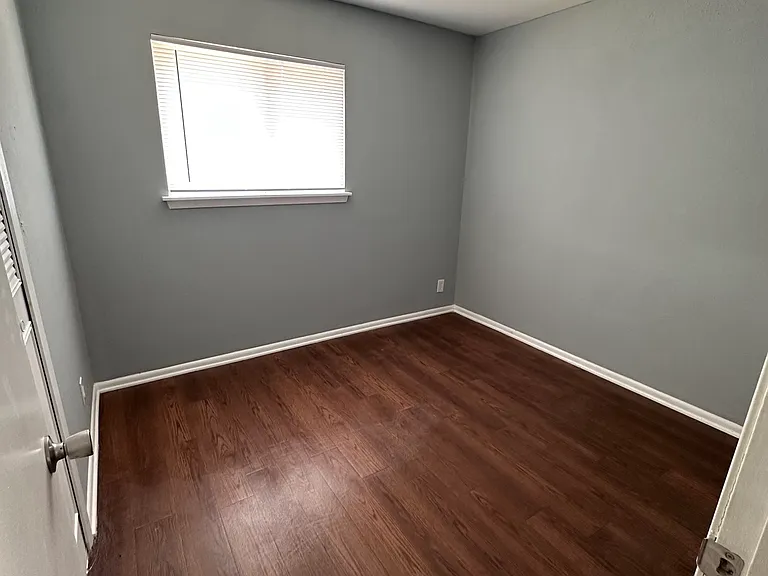 5221 Borchers Dr — Photo 7