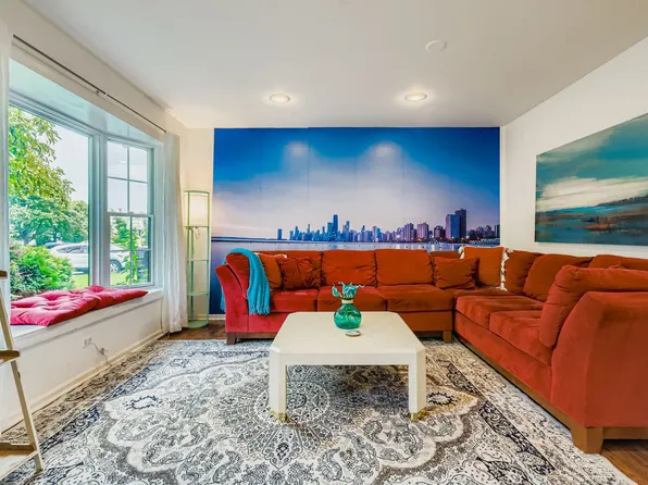 375 Pebblecreek Dr, Lake Zurich, IL 60047