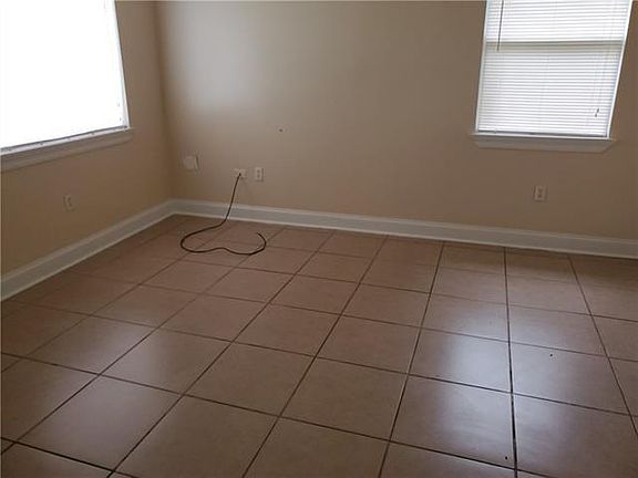 4th image of 4958 Pecan St