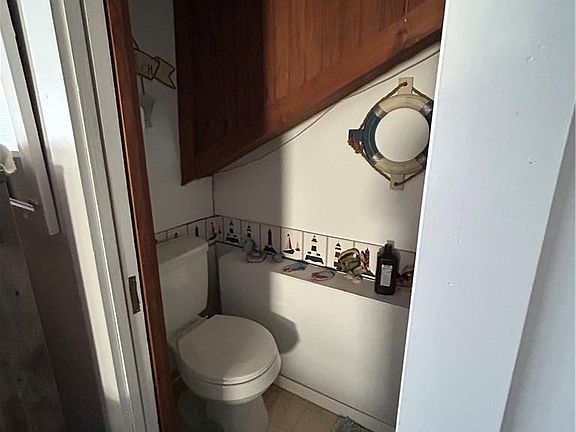 5th image of 16272 Crystal Beach Rd