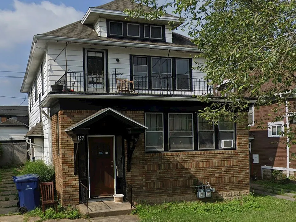 137 Lasalle Ave