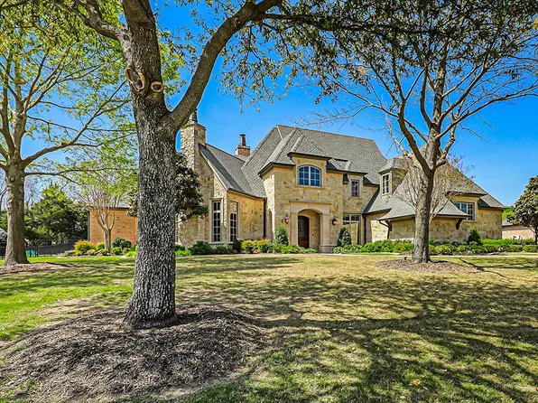 907 Foxglove Trl, Fairview, TX 75069