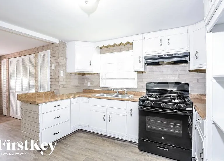 2293 Maxville Ln — Photo 6