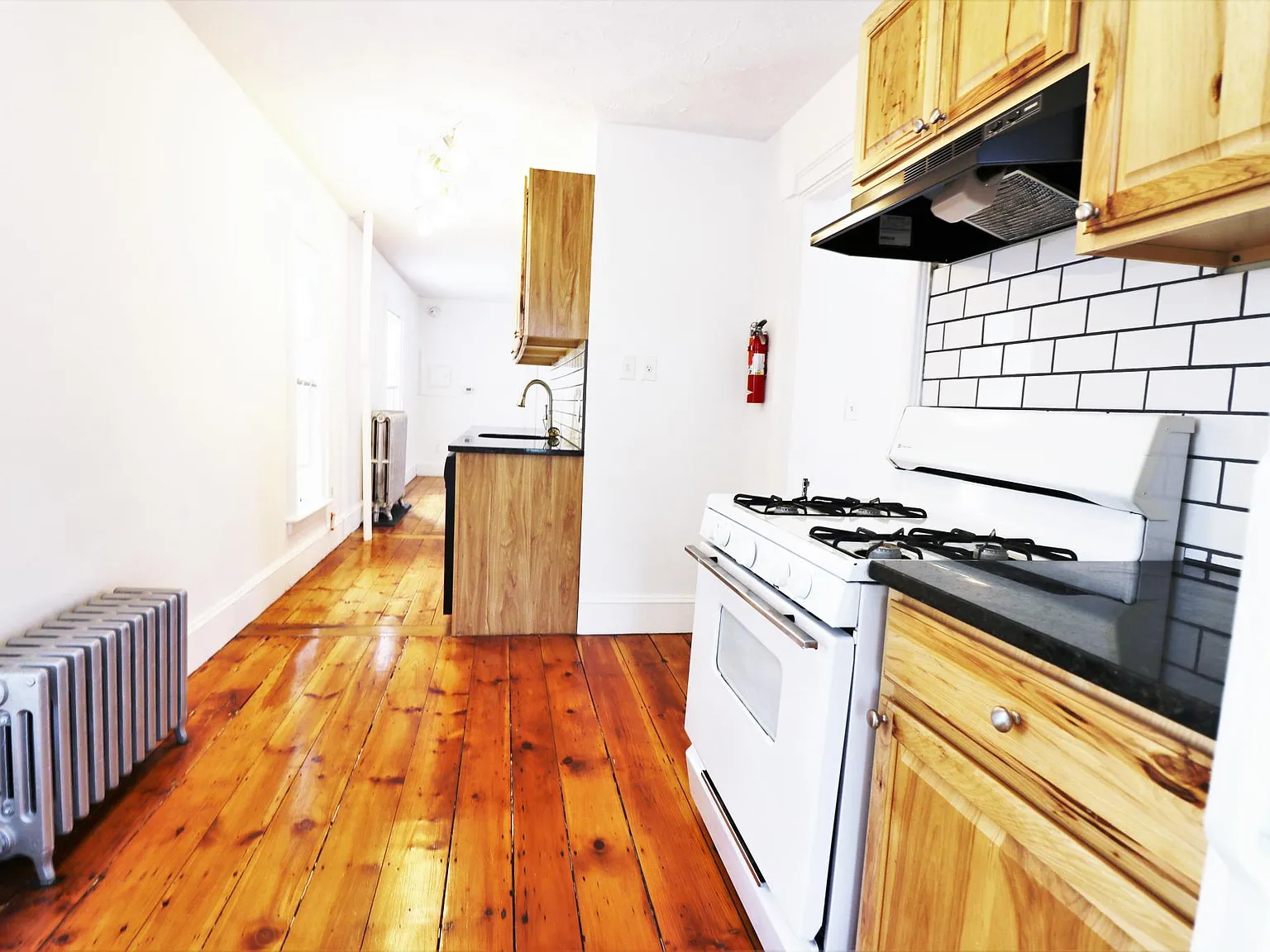 2 bed, 865 sqft, $2,654 — Photo 3