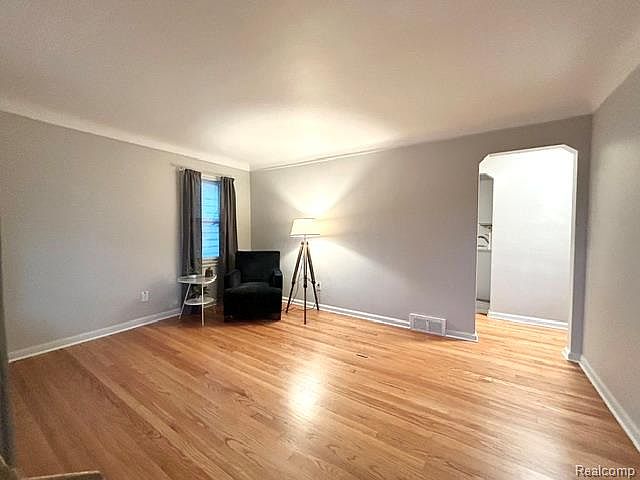 536 E Shevlin Ave, photo 6