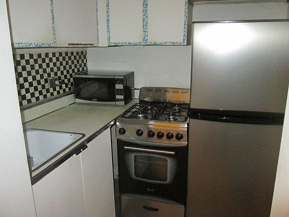 3rd image of 311 E 75th St APT 3C