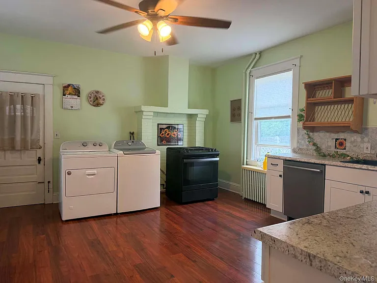 12 Parry Ave #1 — Photo 6