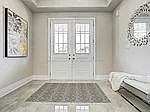 1362 Lynx Gdns — Photo 2