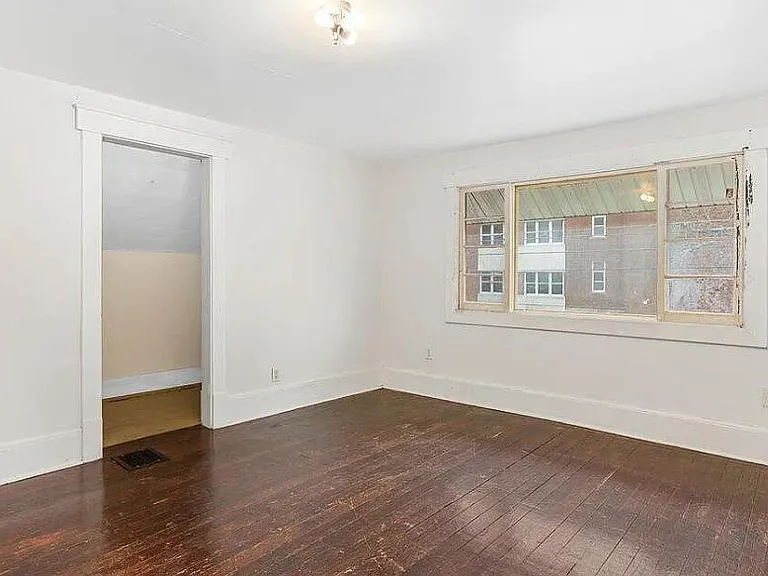 501 W Lenawee St — Photo 11
