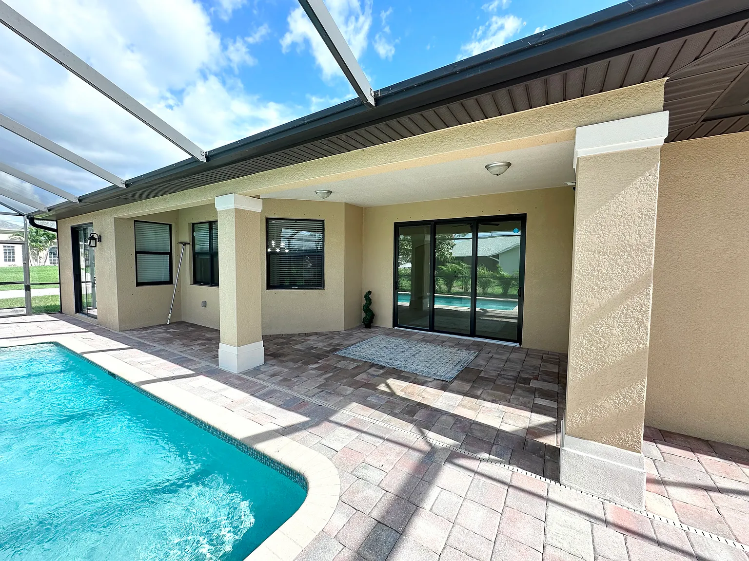 4 bed, 1800 sqft, $2,500 — Photo 1