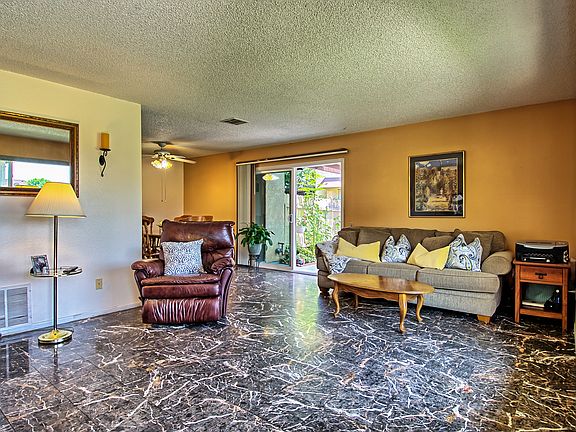 3rd image of 4519 Yosemite Dr