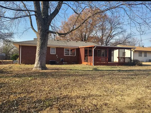 826 N Elm St, Belle Plaine, KS 67013