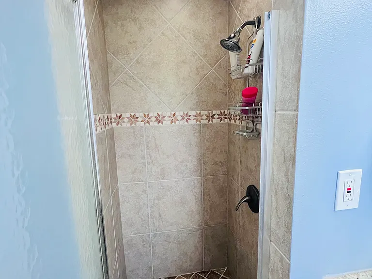 610 Ventura Ave — Photo 26