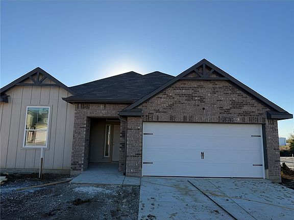 4th image of 112 Hejl Dr