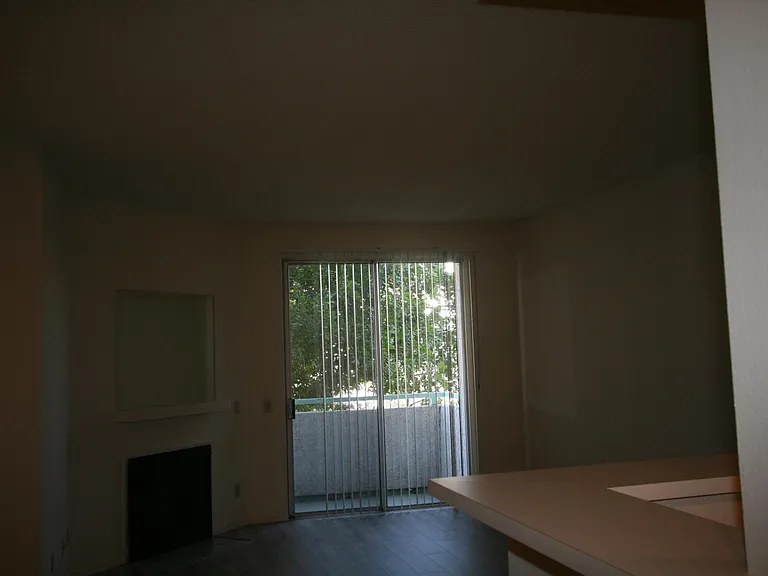 3637 Clarington Ave #113 — Photo 12