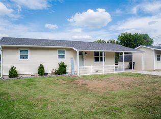 603 E 2nd St, Altamont, KS 67330