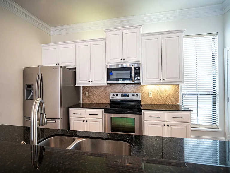 3119 Fairdale Oaks E — Photo 4