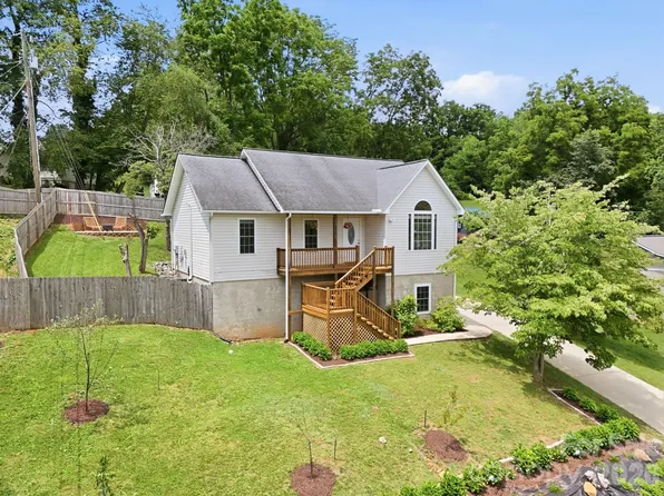 320 Meadowbrook Dr, Canton, NC 28716