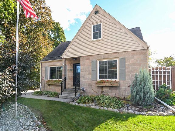 2nd image of 13501 W Greenfield AVENUE