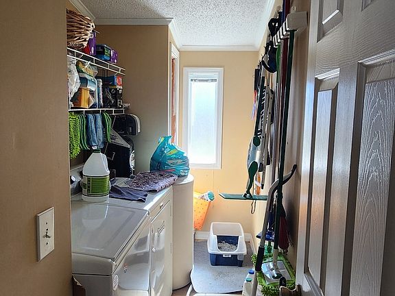 5th image of 513 E Main St