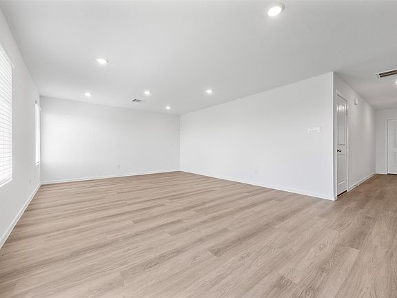 4th image of 3013 Alder Flower Dr