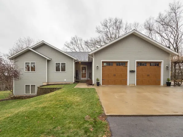 1085 Zellan Dr, Hastings, MI 49058