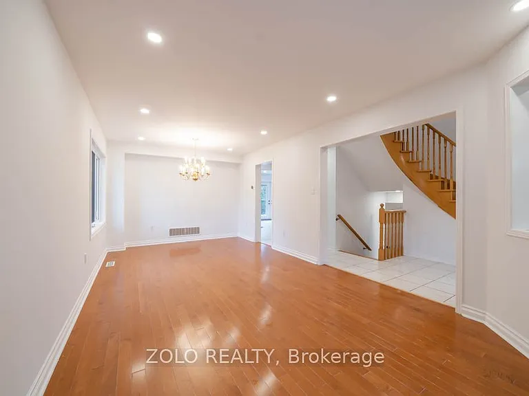 170 Widdifield Ave — Photo 4