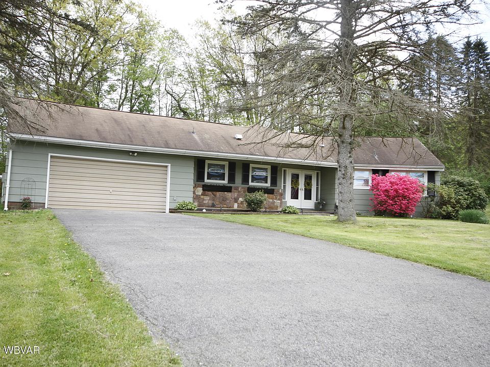1st image of 262 Hillside Dr