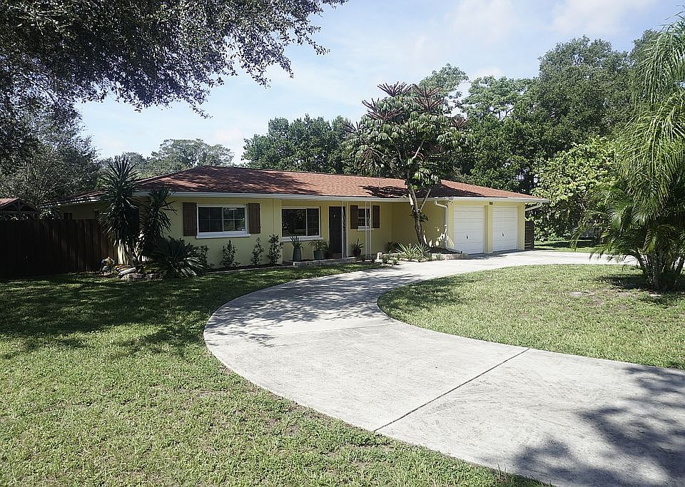 1st image of 900 Allen Dr