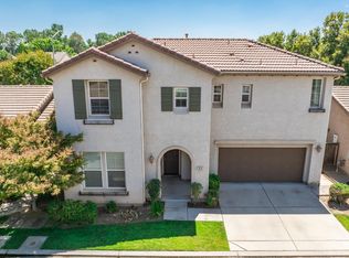 828 Toulouse Ln, Clovis, CA