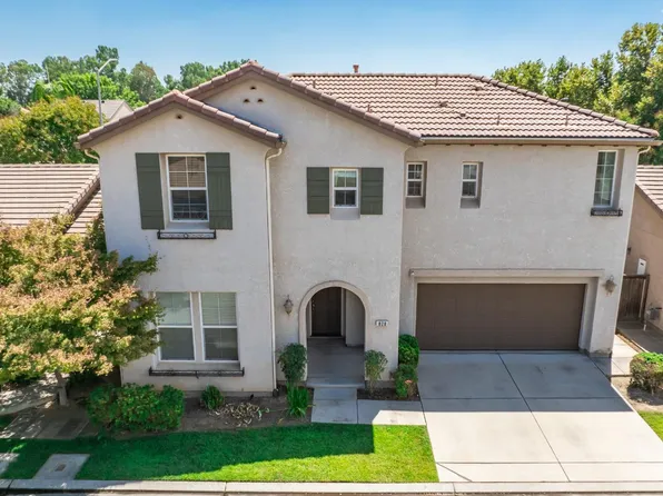 828 Toulouse Ln, Clovis, CA 93619