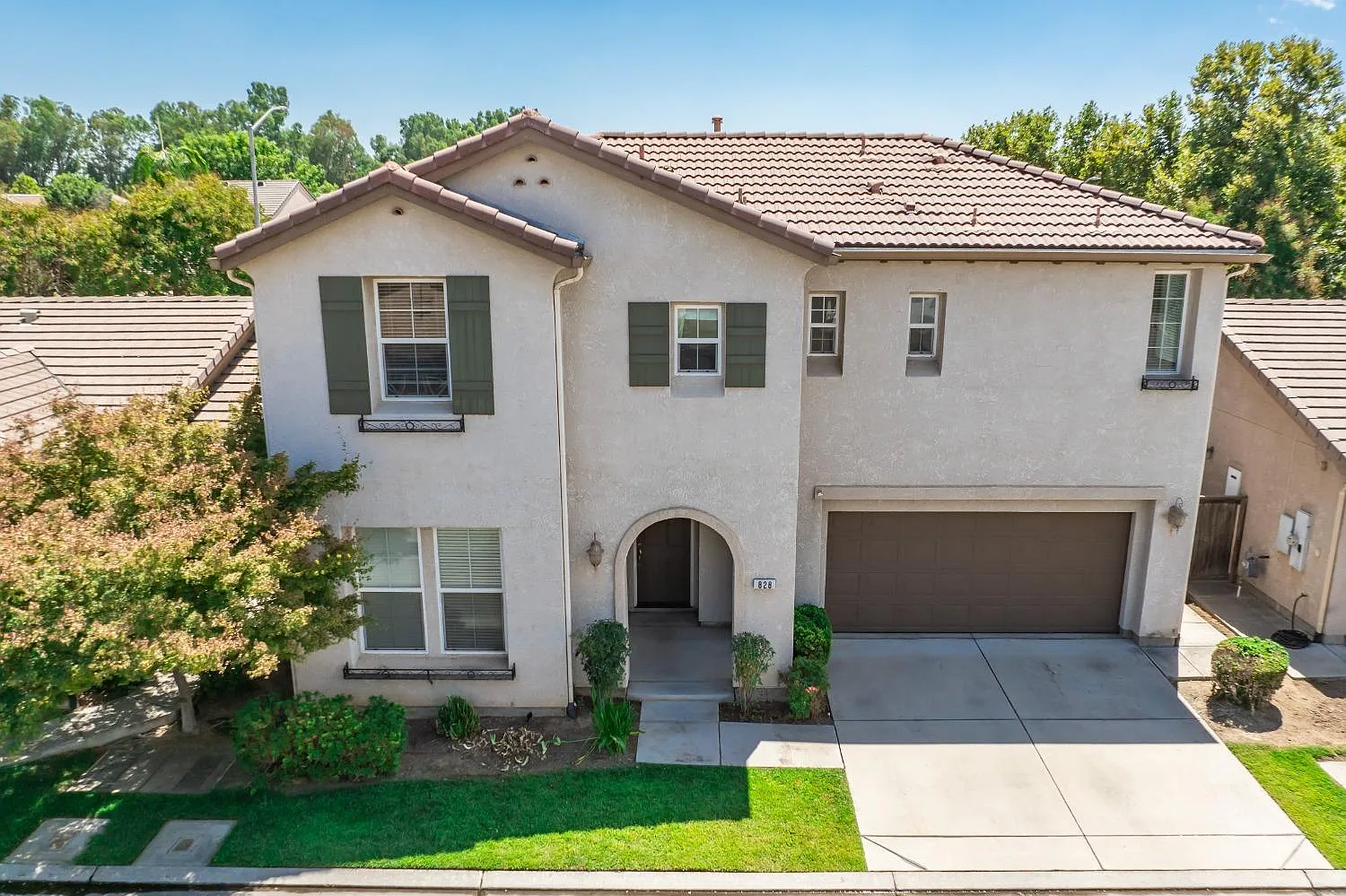 828 Toulouse Ln photo 1
