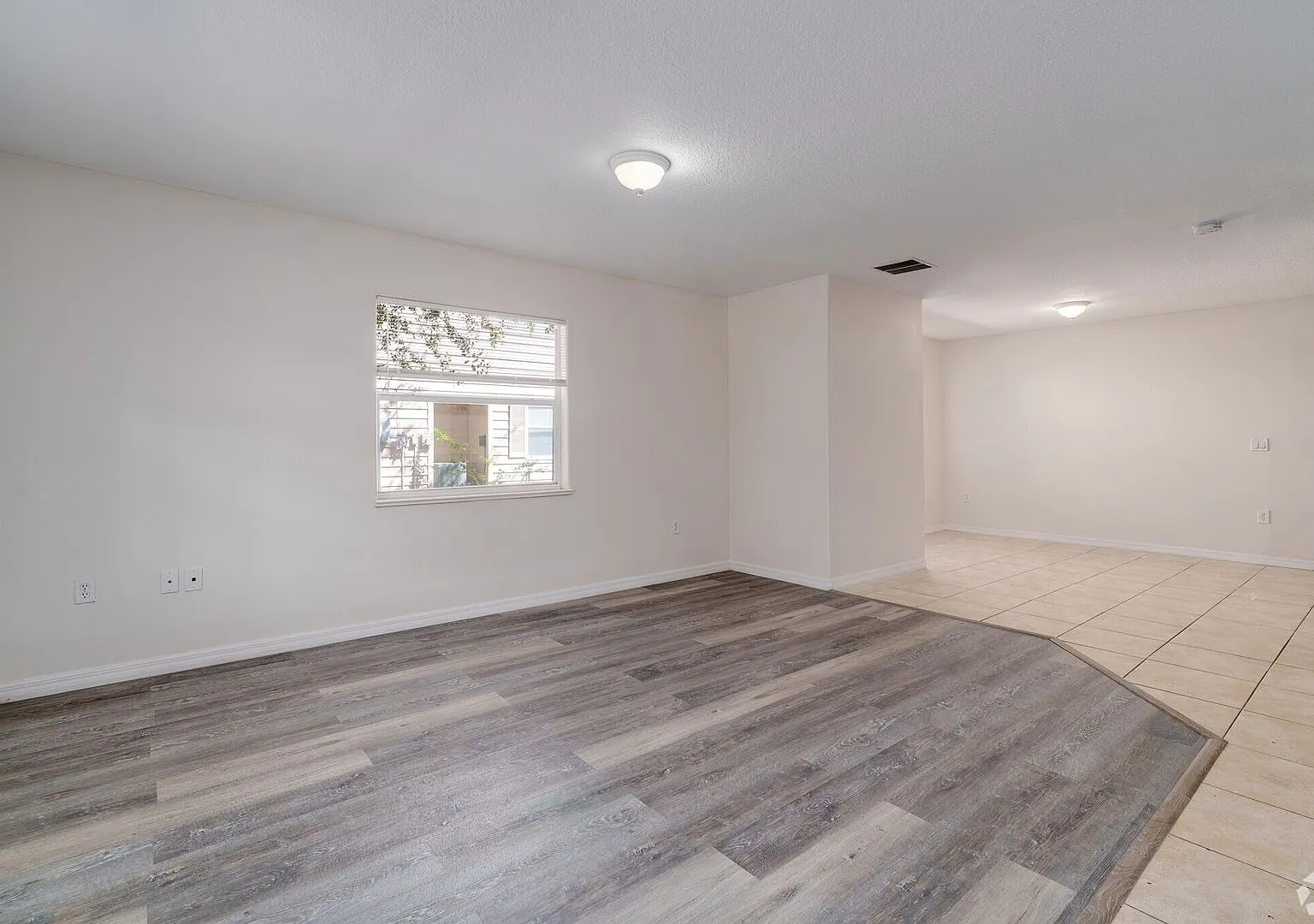 Spacious 4-Bed, 2.5-Bath Townhome Minutes from the Indian River! — Photo 2