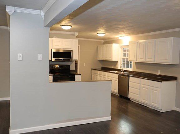 5th image of 233 West St