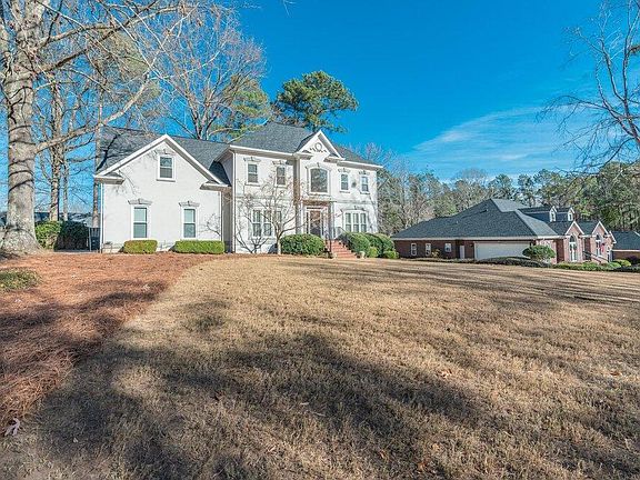 3rd image of 521 Oak Creek Drive