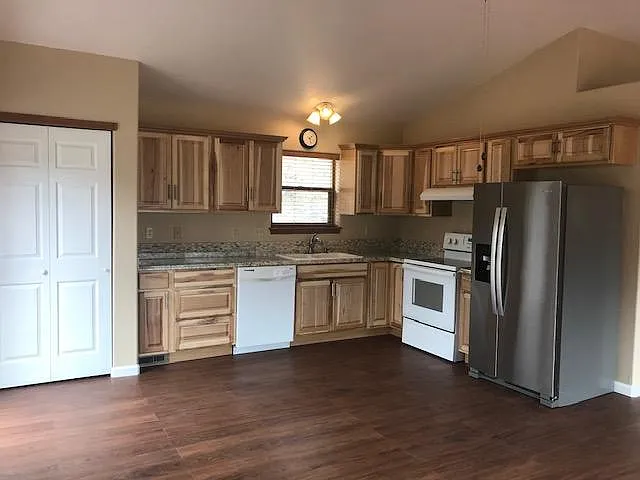 156 Silver Springs Rd — Photo 9