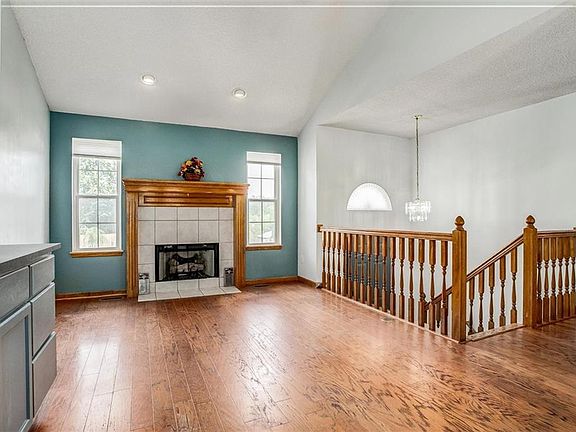 4th image of 15801 E 3rd Terrace Ct S
