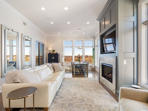2nd image of 1024 Club View Dr Unit F303